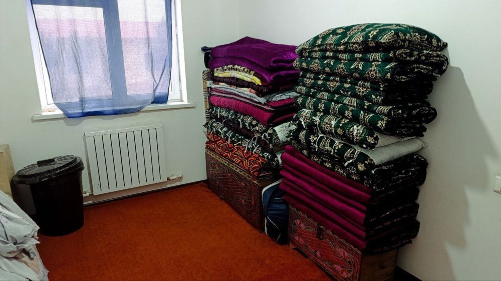 3 xonali kvartira sotiiladi.