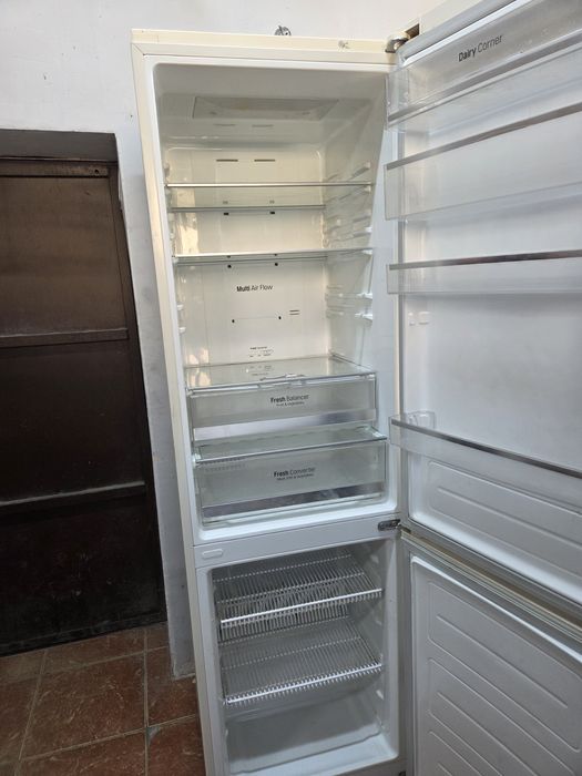 Продам холодильник