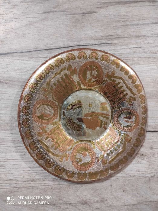 Декоративная тарелка с египетской тематикой