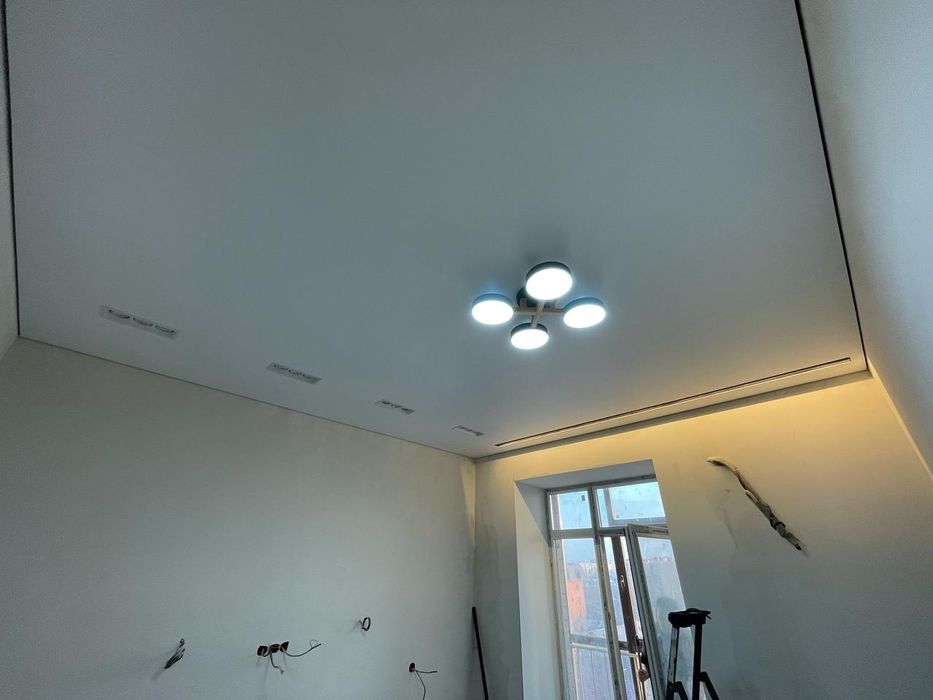 Натяжные потолки1 000