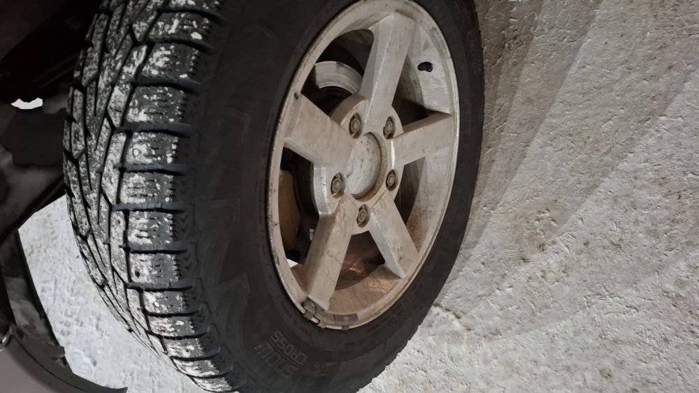 Продам Шина р16 215/65