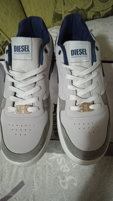 Продам новые кроссовки