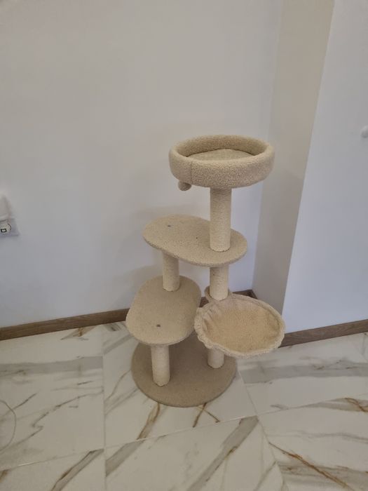 Котешко дърво със легло