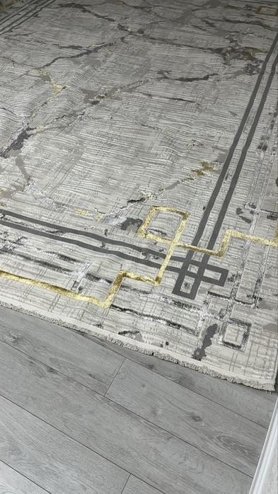 Срочно продам шелковый ковёр 3на4 ноаый