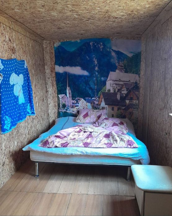 Участок с базой.