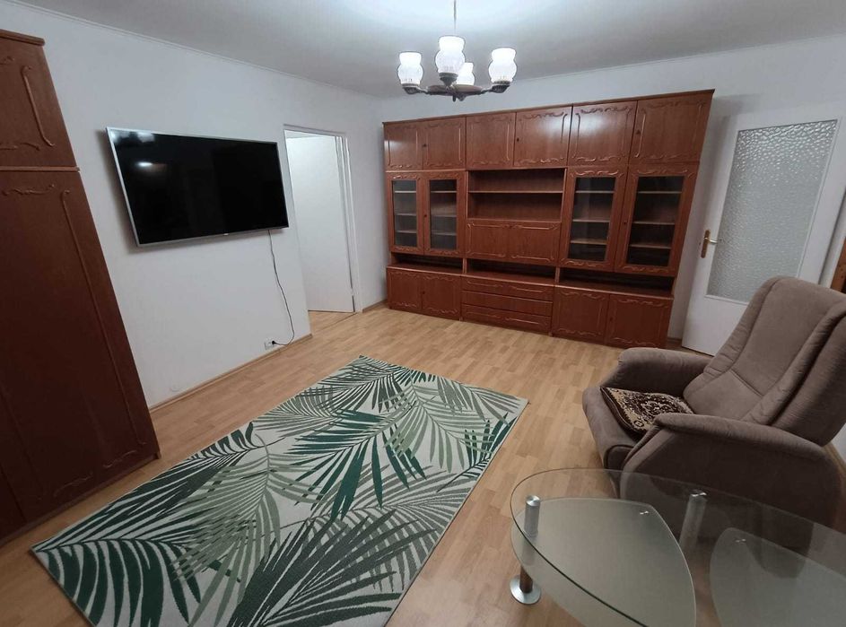Inchiriez apartament 2 camere, Rogerius, str. Moldovei, etaj 1.