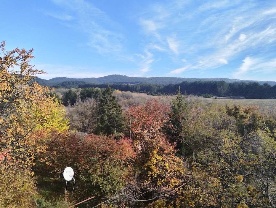 Масивна къща в село Балша