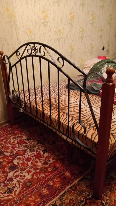 Продам двухспальную кровать