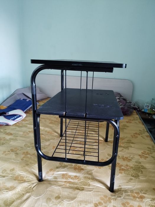 Продам подставку под телевизор. Продам столик