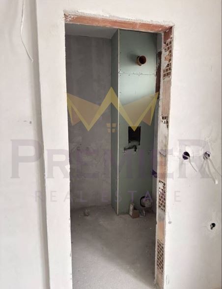Продава се Тристаен апартамент в Бургас, Сарафово - 94 кв.м за 869 €/кв.м - Снимка #3