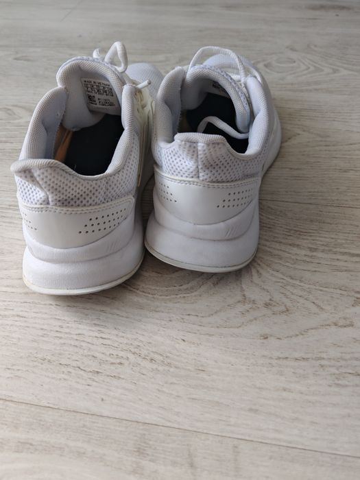 Adidasi adidas 38 2/3.