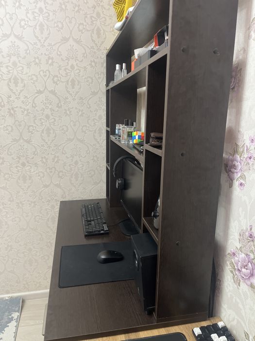 Стол для учебы/компьютера