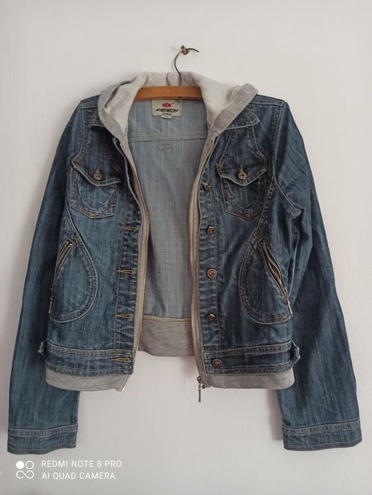 Geaca de blugi in perfecta stare nr XL