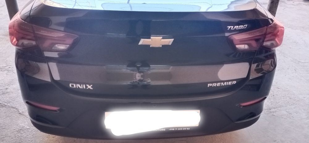 Onix Turbo Premier