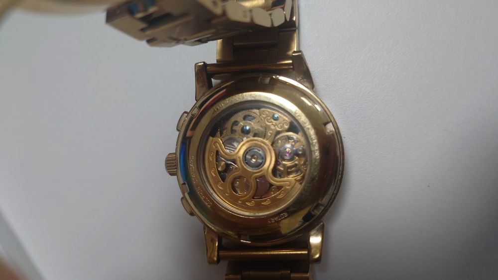 Продам часы Rotary