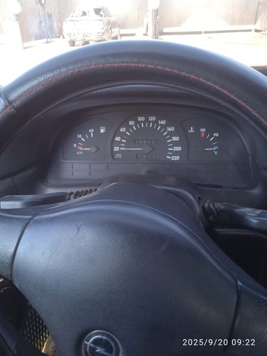 Продам машину  Опель вектра