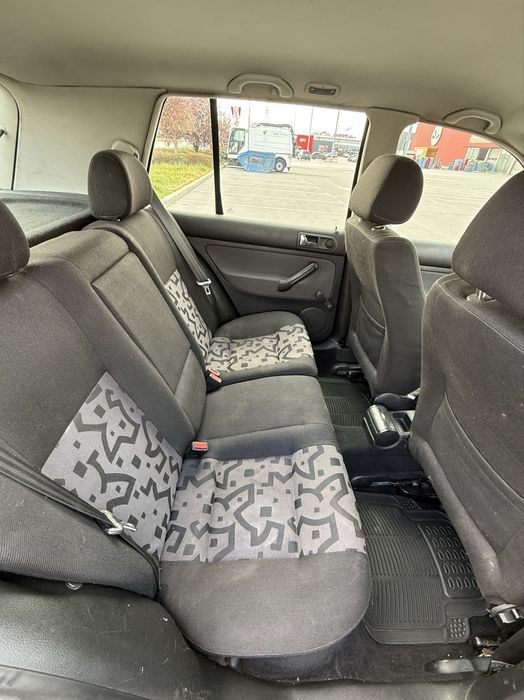 VW Golf 4 - 1.6 бензин