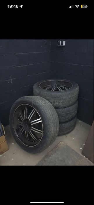 Продам автошины с дисками 275/45/R22