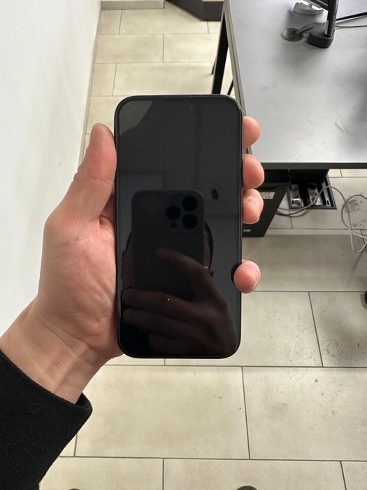 Продам Iphone 15 Pro