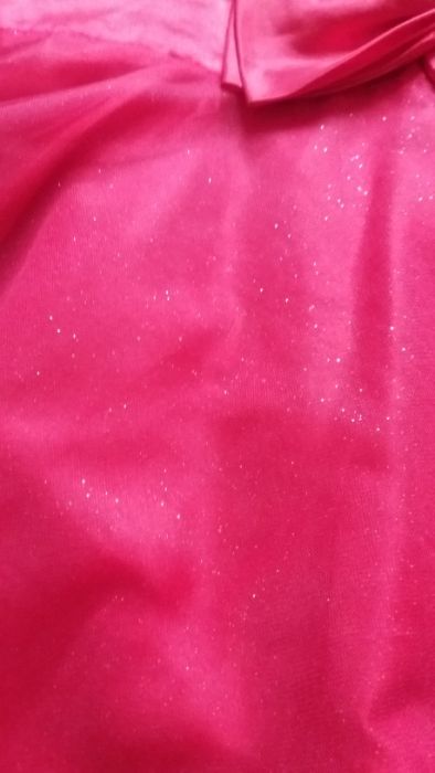 Rochie rosie material tull si organza