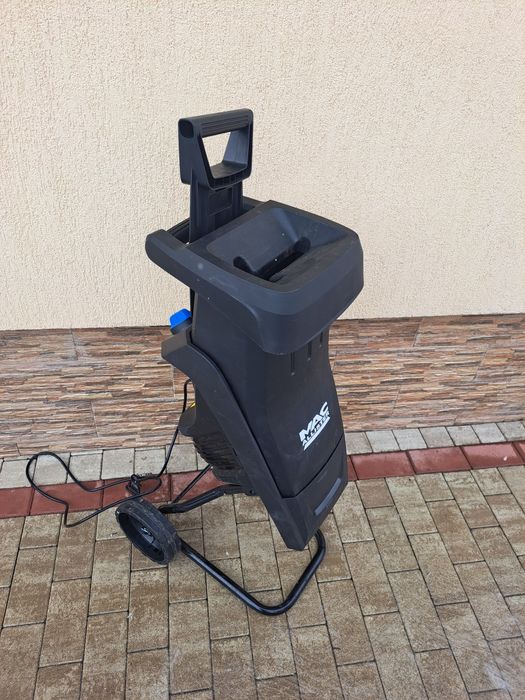 Tocător crengi/ fructe, resturi vegetale