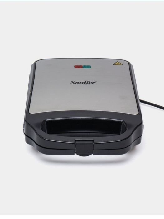 Мультифункциональная вафельница Sonifer sf 6087 имеет три сменных пары