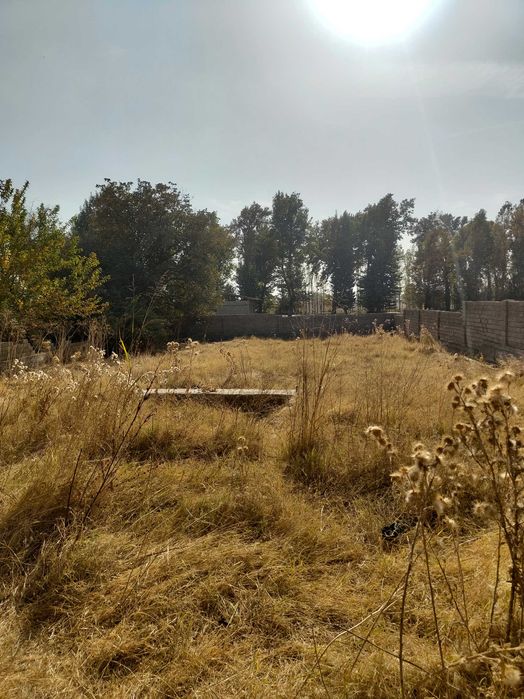 Продаётся участок 8 соток с домом в Ташкентской области