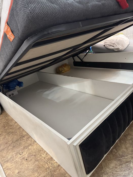 Продам кровать двухспальный