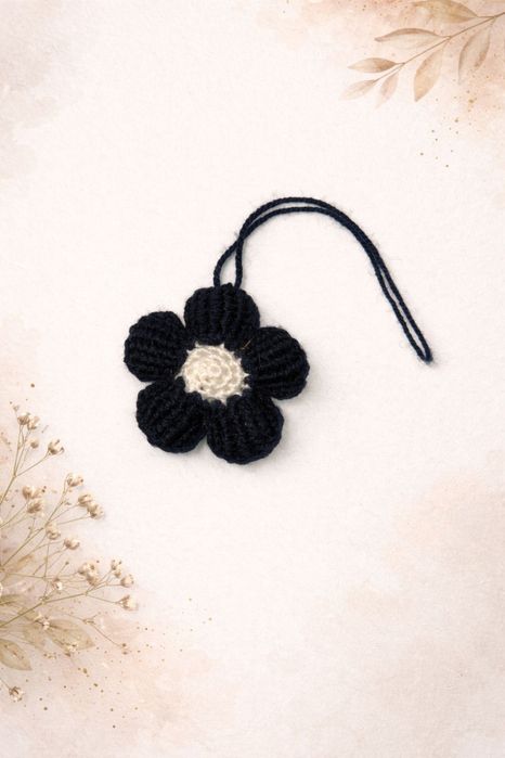 Вязаный брелок.