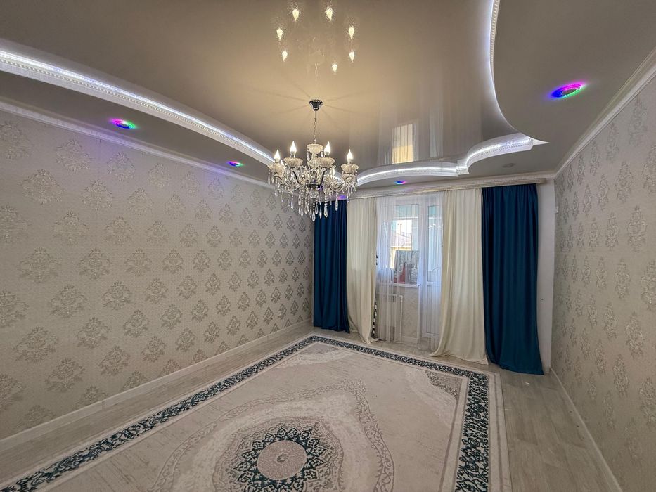 Батыс 2 ден 2 бөлмелі үй сатылады.
