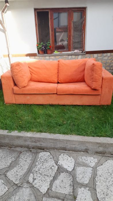 Разтегателен диван с два фотйола, неизползвани