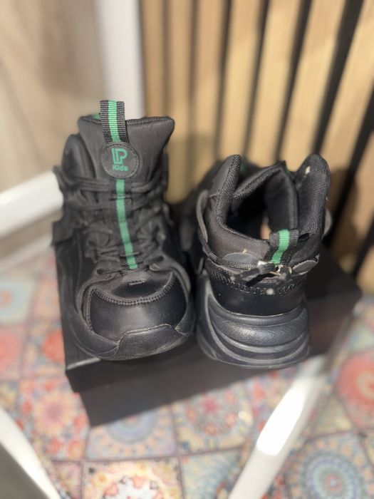 Adidasi baiat in stare impecabila