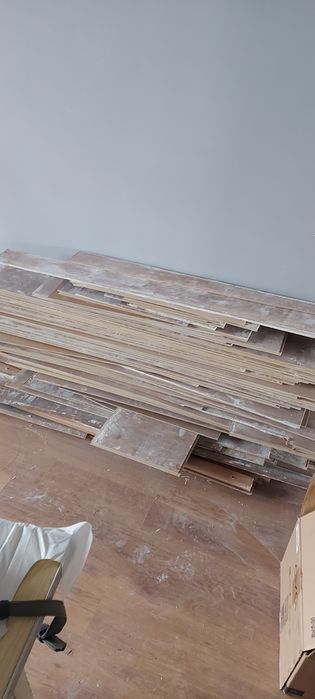 Ламинат б/у продаётся