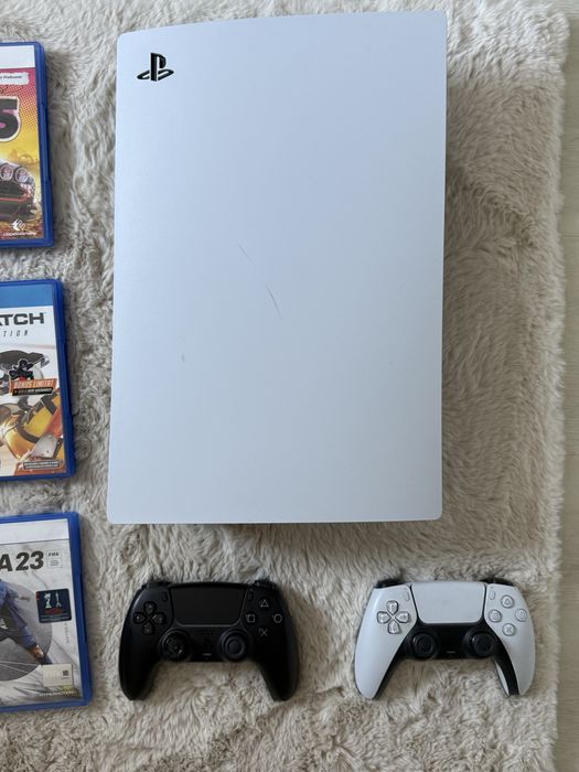 Playstation 5 Disc Edition + 2 manete + 6 jocuri