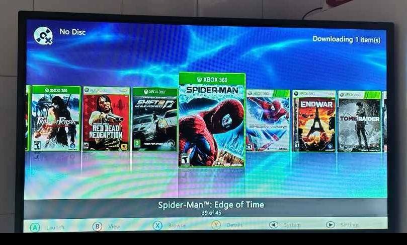 Vând 2 xboxuri 360