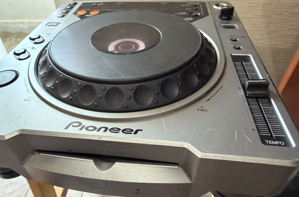 DJ плейър Pioneer CDJ 8000