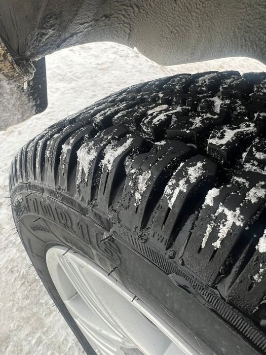 Продам шины на ниву