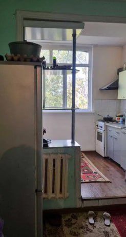 #Ц12  1/4/4 Кирпич 
С/уз совмещенный
Без мебели 
Ремонт средний 
Балко