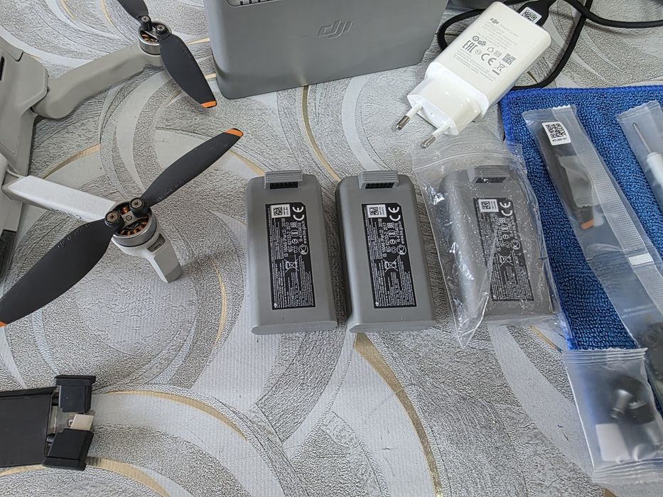 DJI Mavic mini 2 Fly More Combo , Дрон