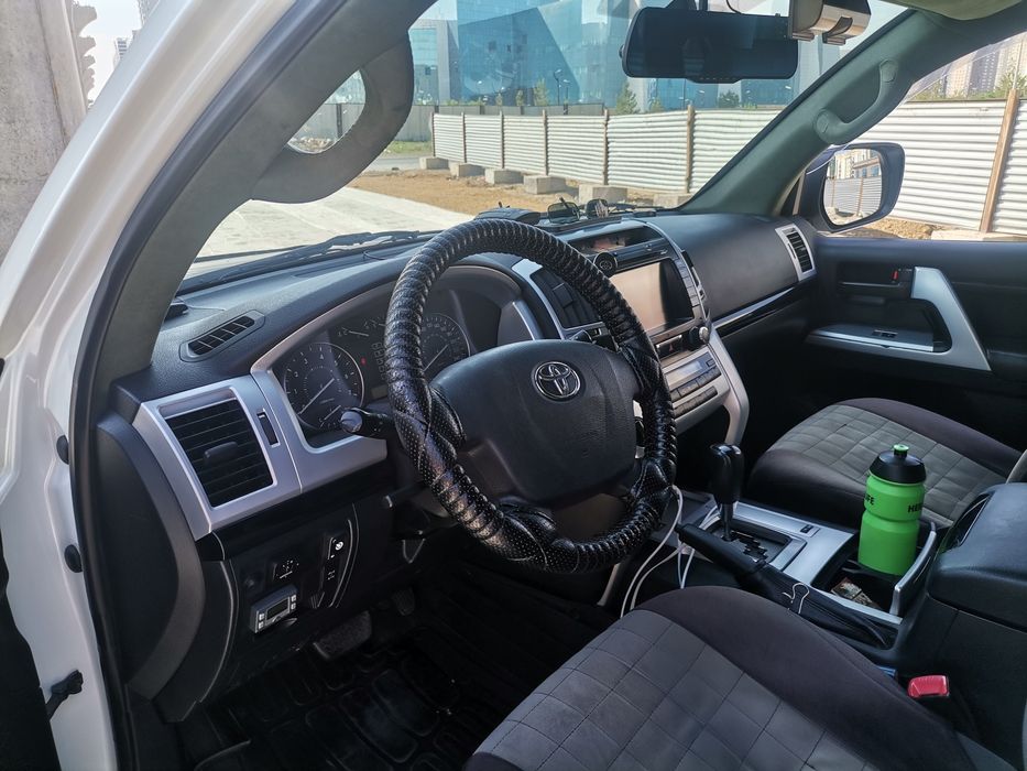 Ланд Крузер 200,2013год