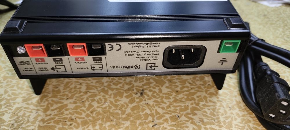 UPS на 12V/9А.,захранване 12V/9A