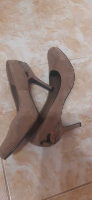 Обувки на ток 39