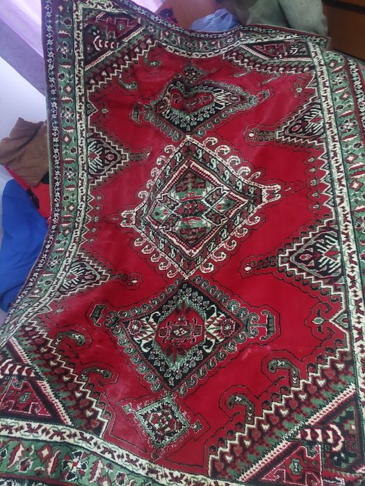 Față de masă și carpete