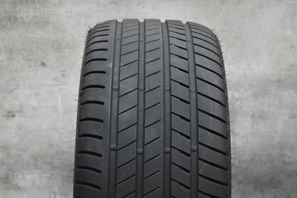Гума 275/45/20 Bridgestone