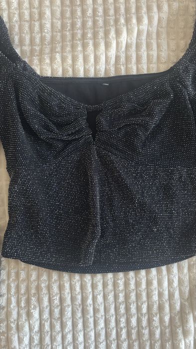 Блестящ черен топ от New Yorker
