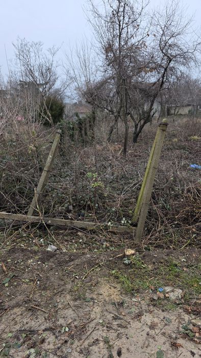 Изграждане на огради(ограда)с мрежа, бетонни,поцин. колове,почистване