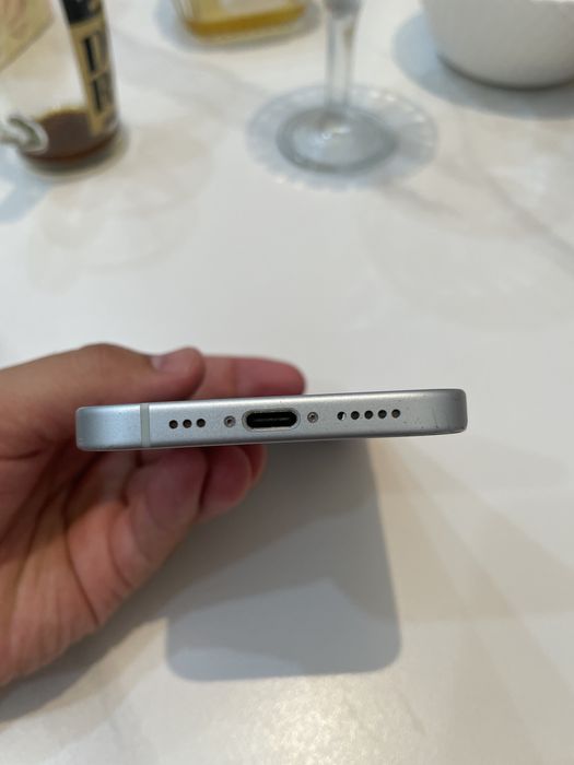 Продам Iphone 15 blue 128gb