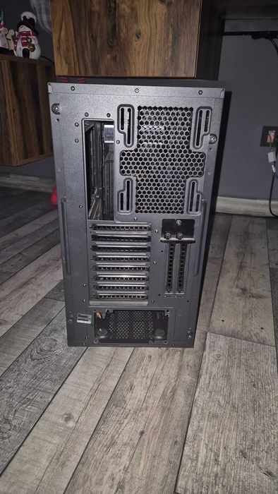 Carcasa Thermaltake suppressor f31