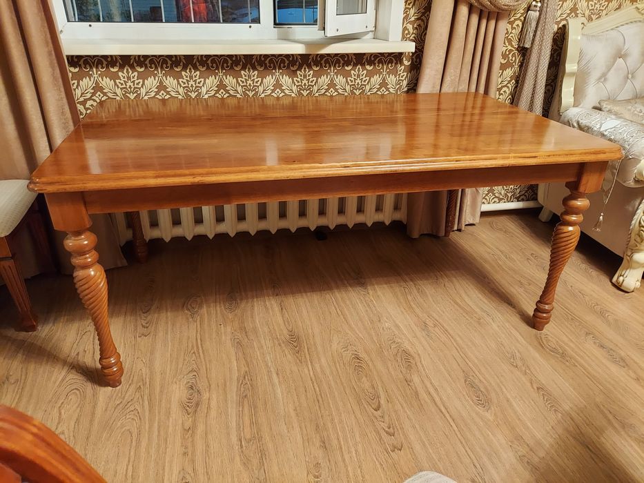 Стол  , Малайзия