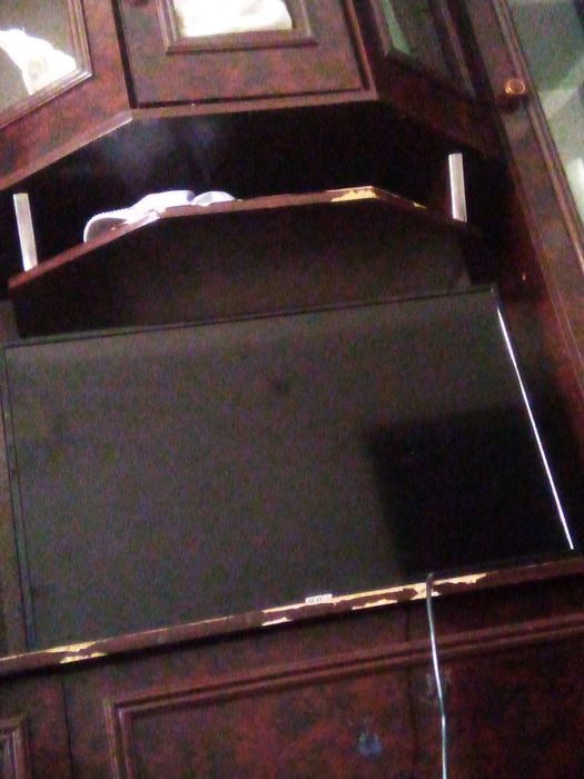 Срочна прадаю теливизор